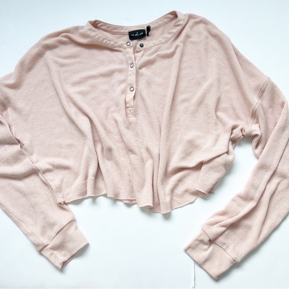 2/25 Urban Outfitters Out From Under Womens Emmy Cropped Henley
Top Long Sleeve - Picture 2 of 6